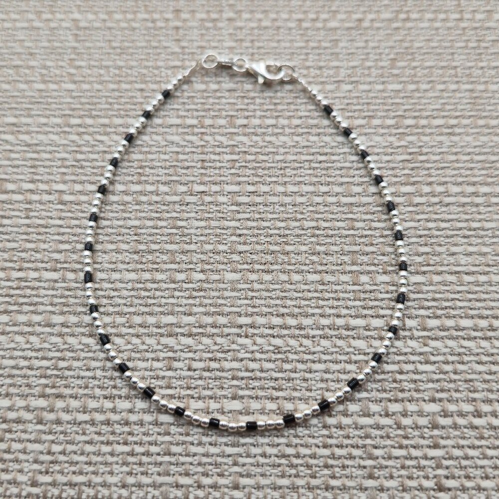 8.5 Inch Sterling Silver Two Tone Beaded Bracelet B564